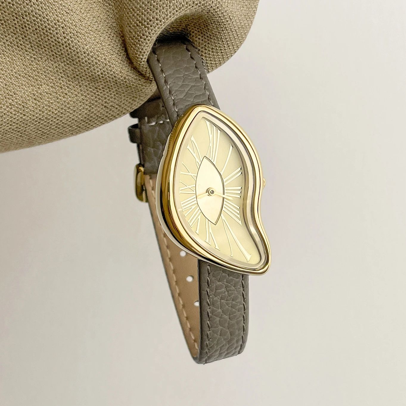 Cartier Watch Tank - High end Retro Creative Watch for